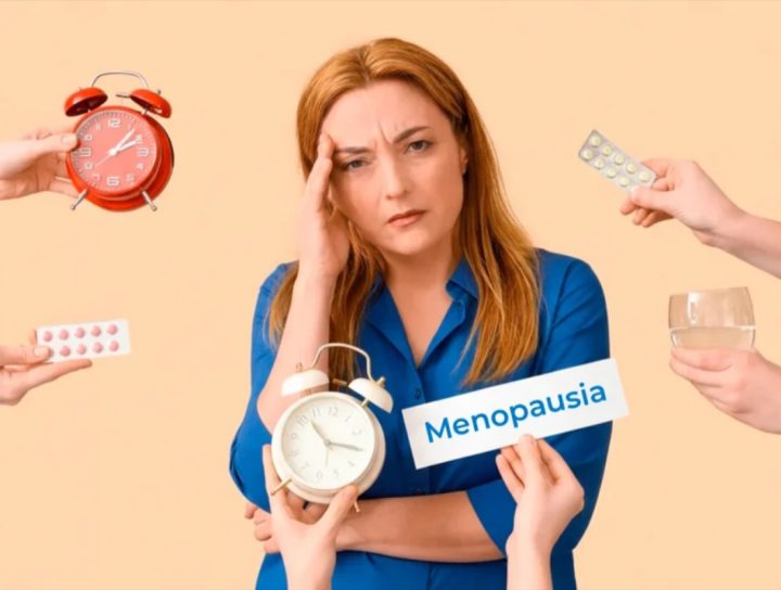 Mujer adulta recibiendo orientación sobre estudios hormonales en menopausia